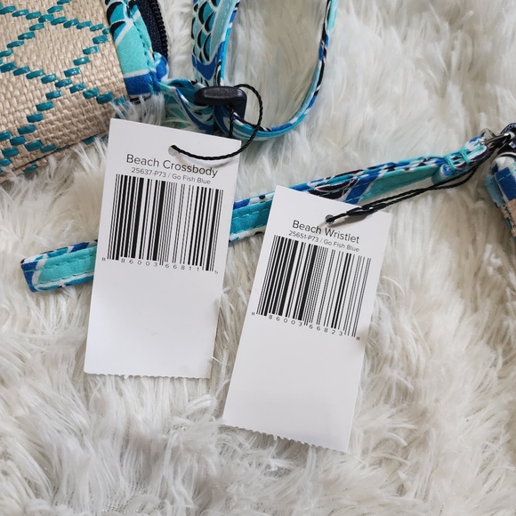 Vera Bradley Beach Crossbody Bag and Matching Wristlet in go fish blue new - Picture 5 of 13